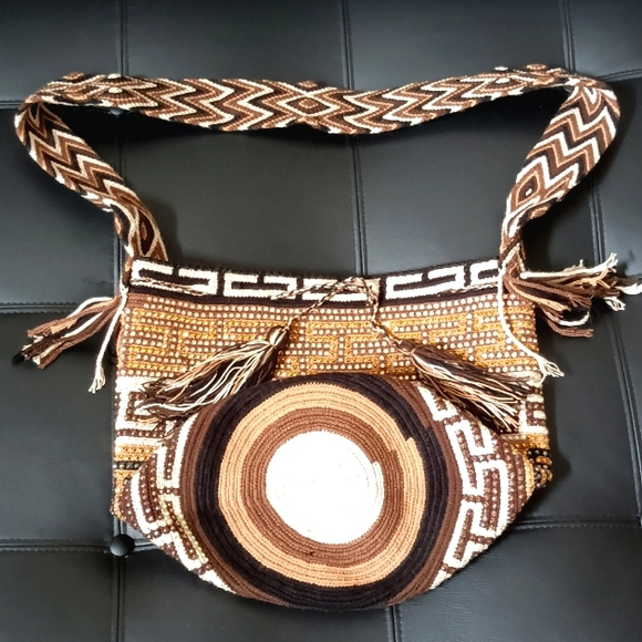 NEW Wayuu Handmade Woven Crossbody Bucket Bag Rhinestones Wide Strap Drawstring - Picture 9 of 17